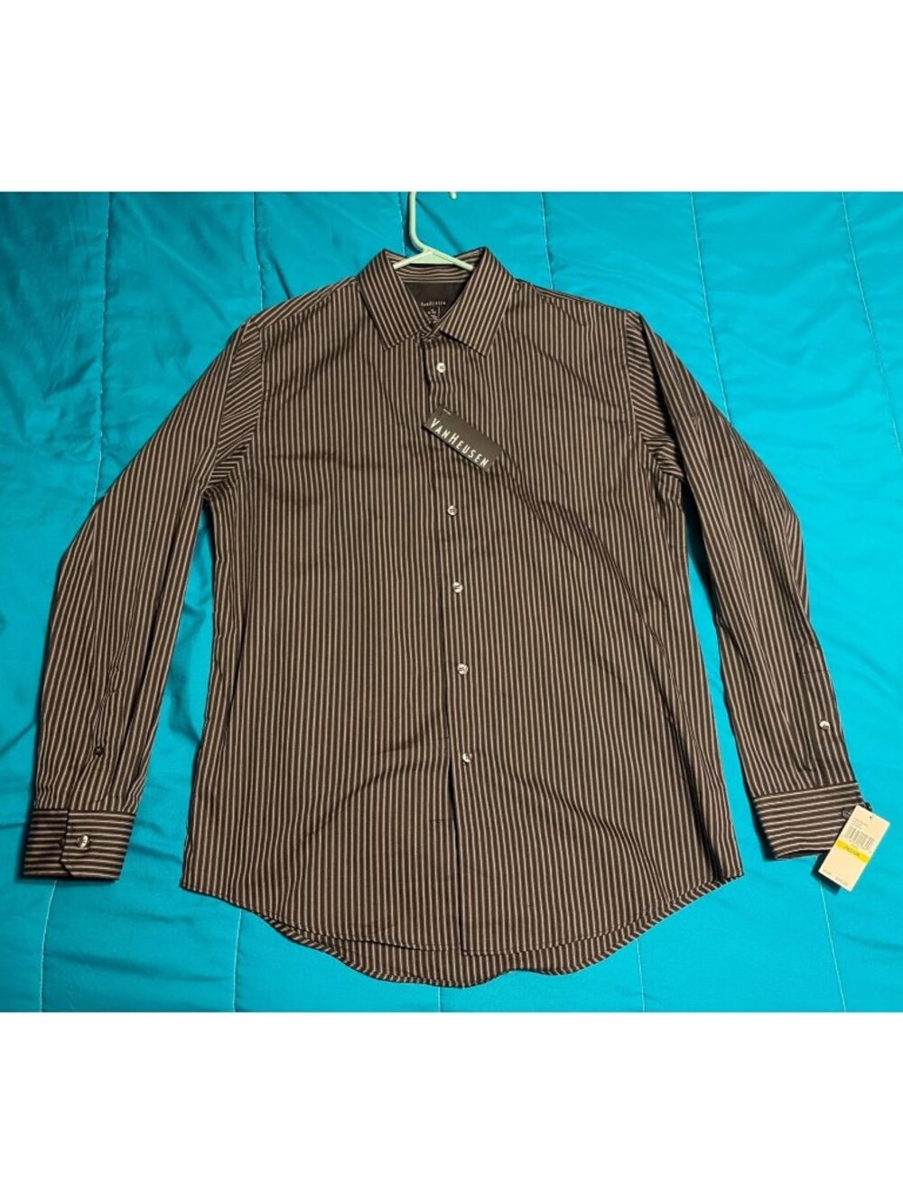 NWT Van Heusen Mens Black Striped Long-Sleeve Button-Down Shirt Size Medium